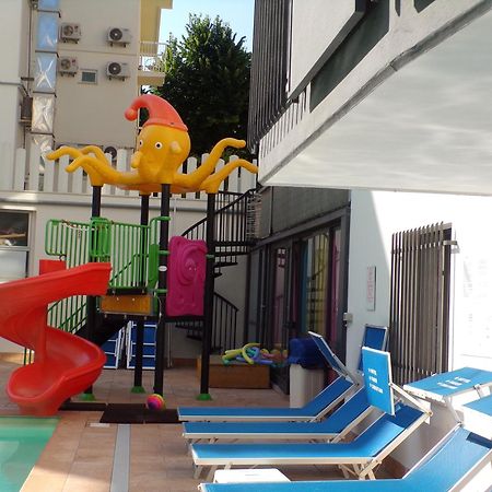 Hotel 2000 里米尼 外观 照片