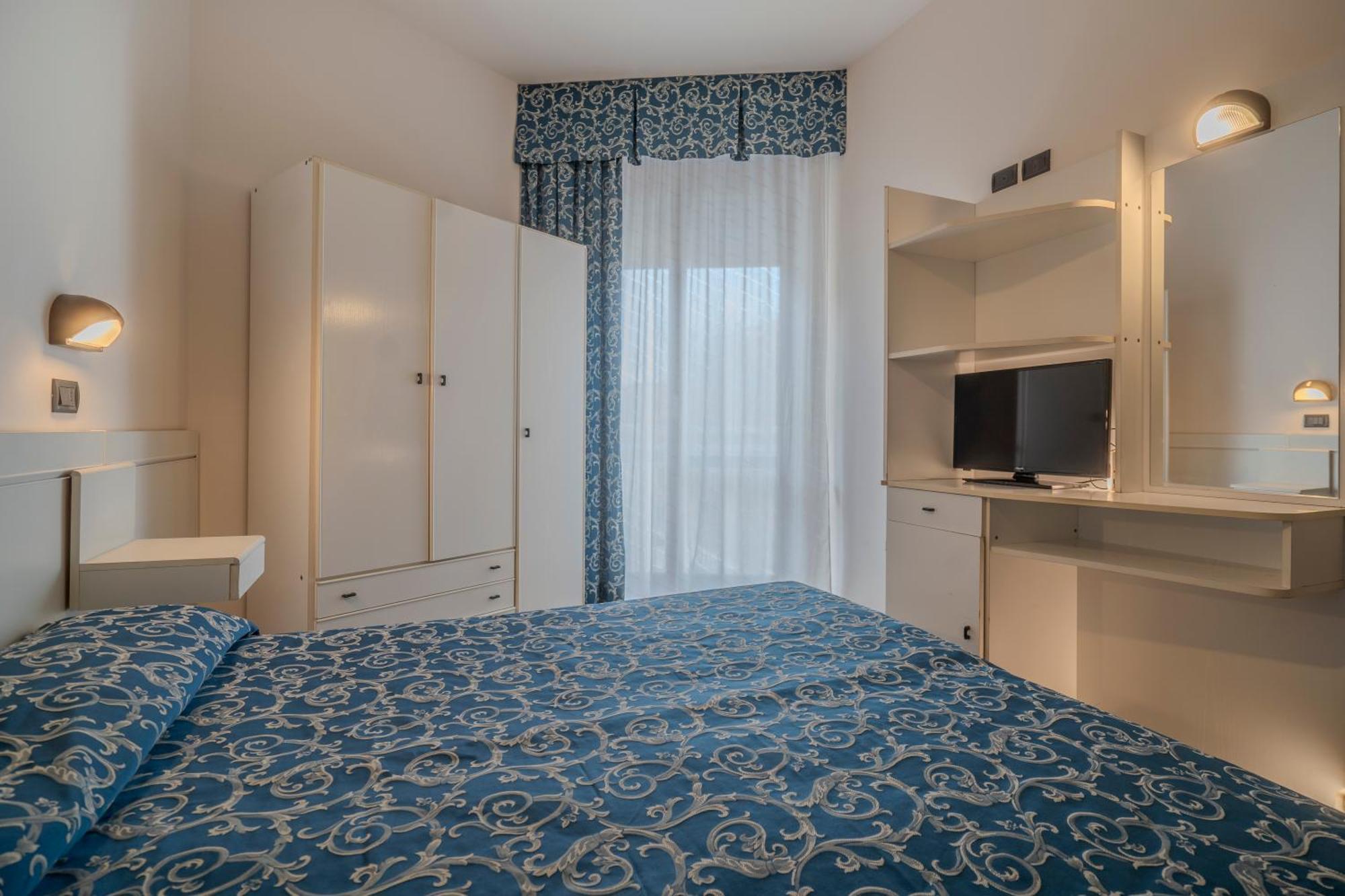 Hotel 2000 里米尼 外观 照片