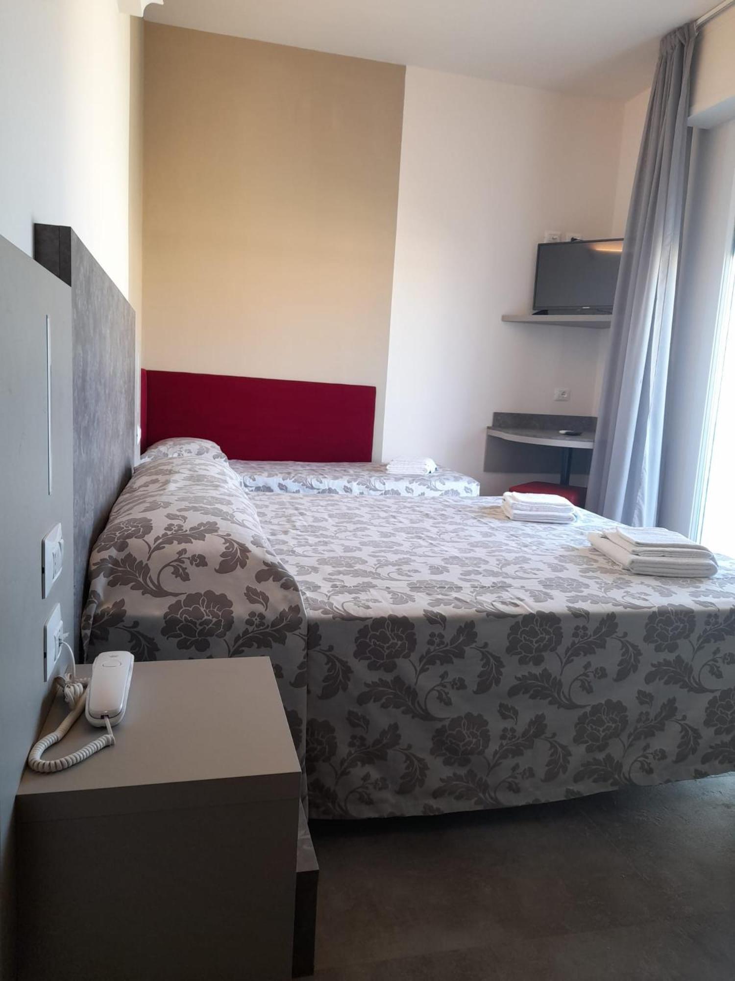 Hotel 2000 里米尼 外观 照片