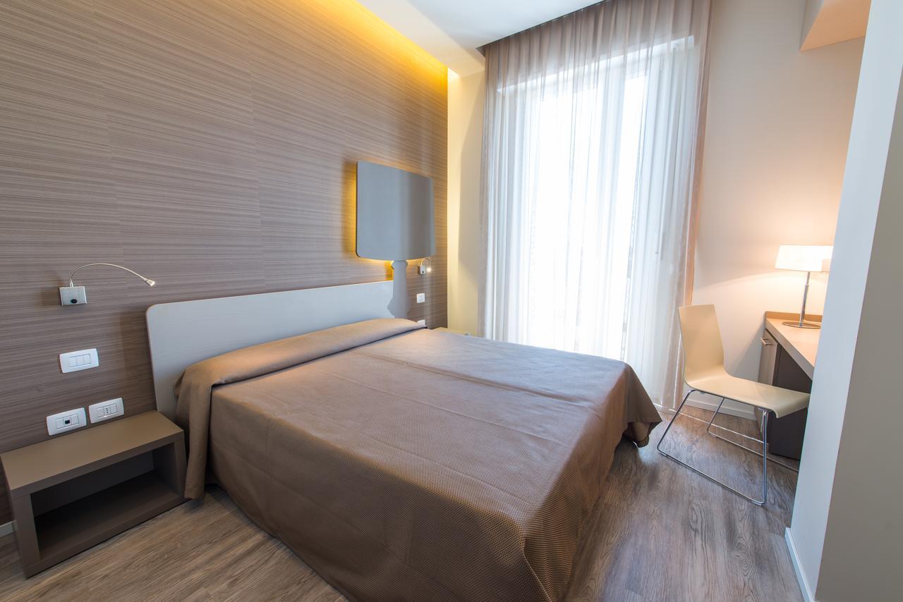 Hotel 2000 里米尼 外观 照片